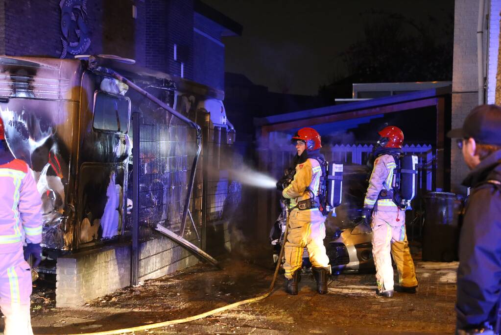 Camper verwoest na aangestoken brand