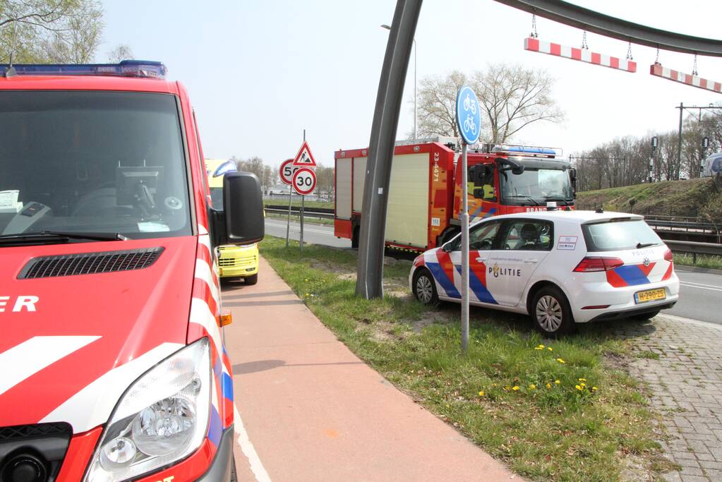 Geen treinverkeer door aanrijding met persoon op spoorbrug