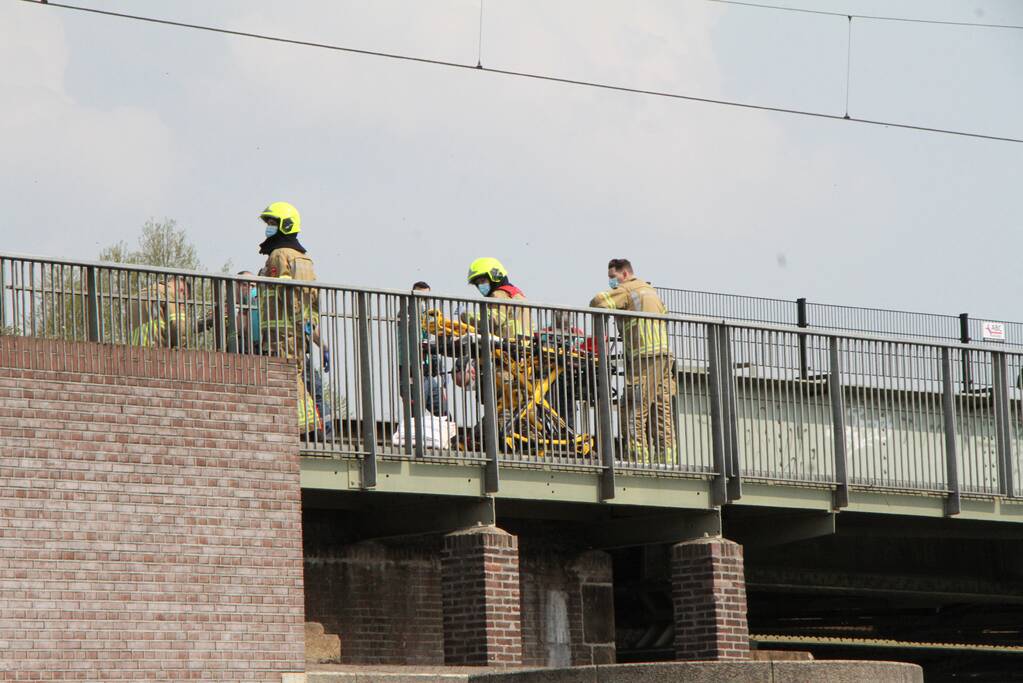 Geen treinverkeer door aanrijding met persoon op spoorbrug