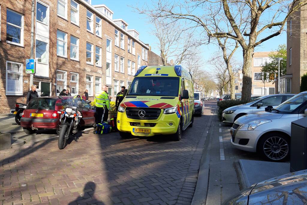 Traumahelikopter landt voor gewond persoon