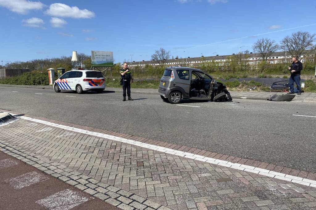 45-km auto slaat over de kop