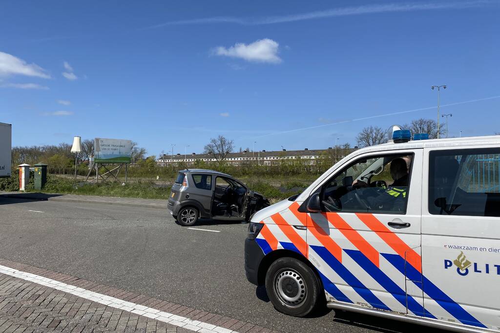 45-km auto slaat over de kop