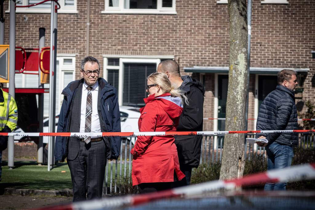 Explosie bij brand in portiekwoning