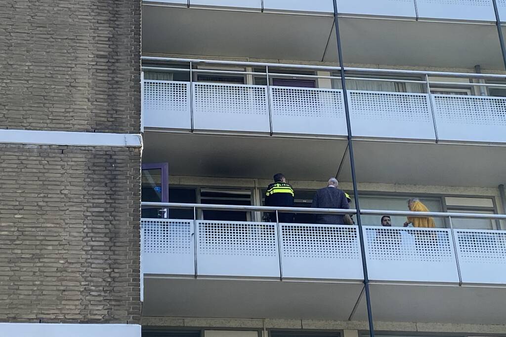 Brandweer blust keukenbrand in appartementencomplex