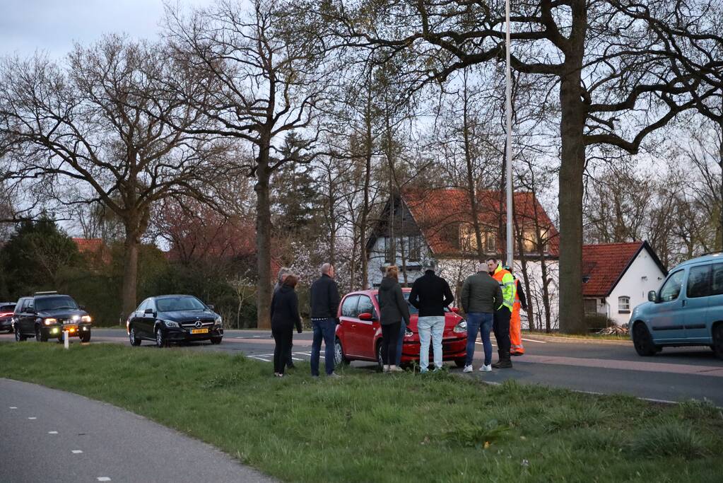 Kopstaart botsing door overstekend eendje
