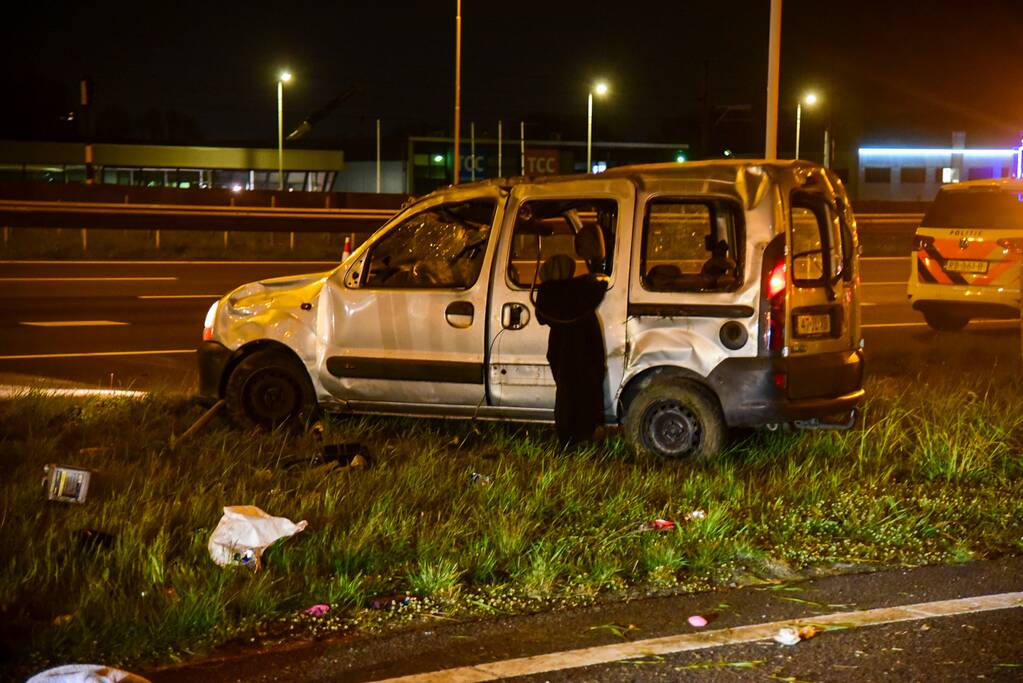Twee gewonden achtergelaten na ernstig ongeval