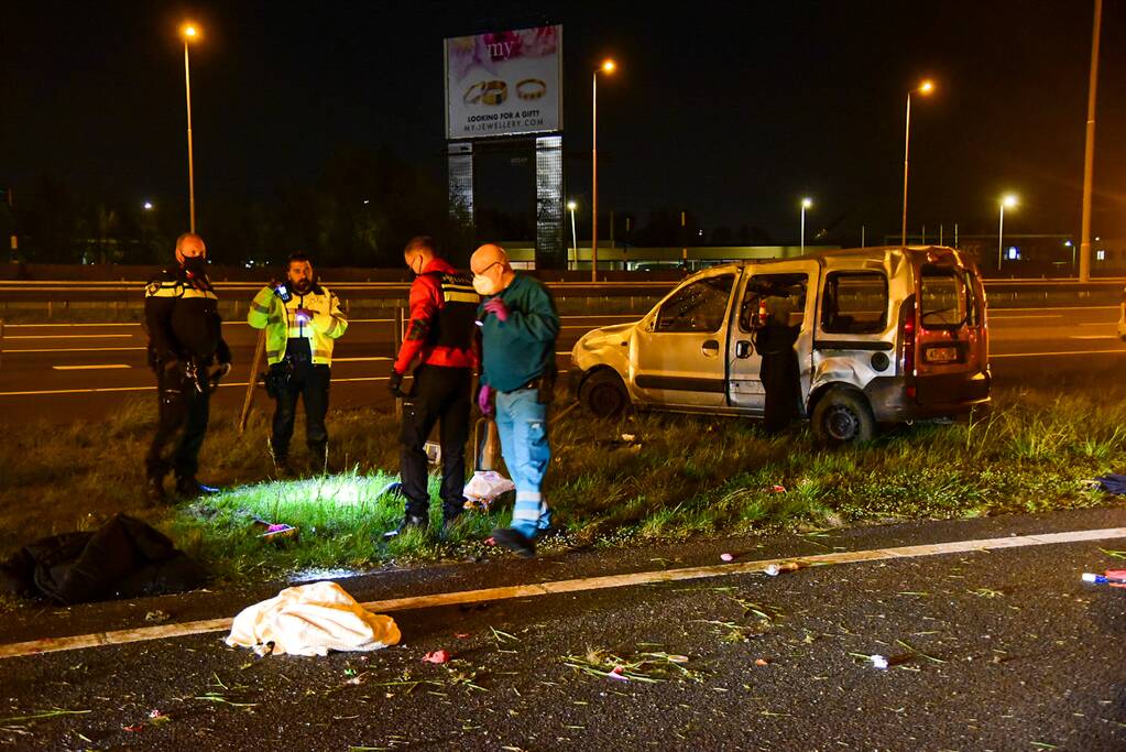 Twee gewonden achtergelaten na ernstig ongeval