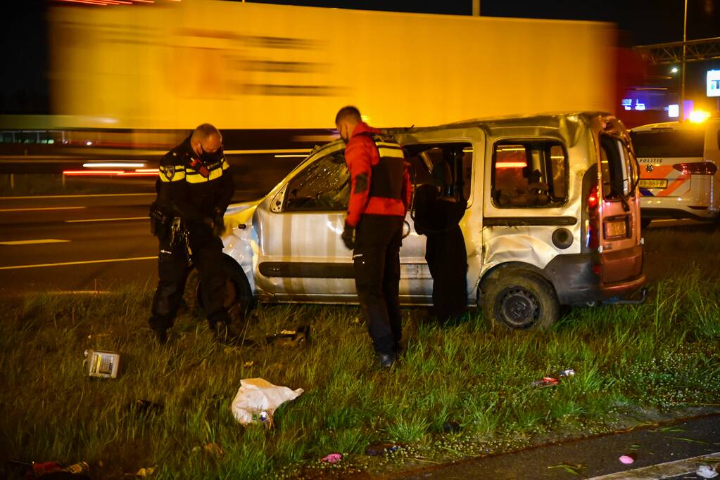 Twee gewonden achtergelaten na ernstig ongeval