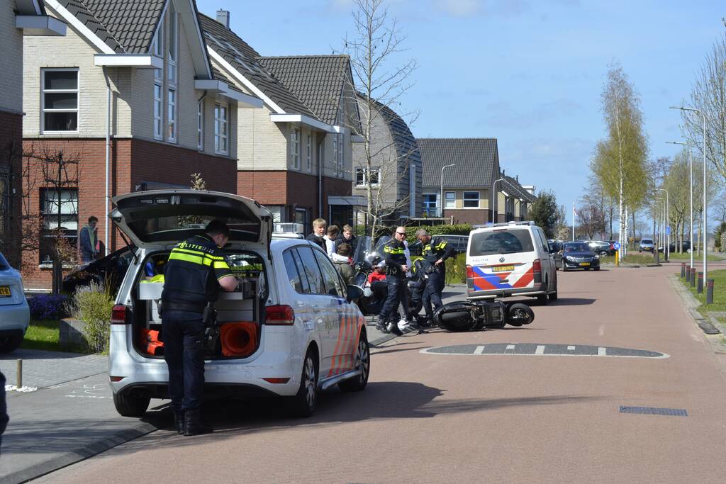 Twee scooterrijders betrokken bij ongeval