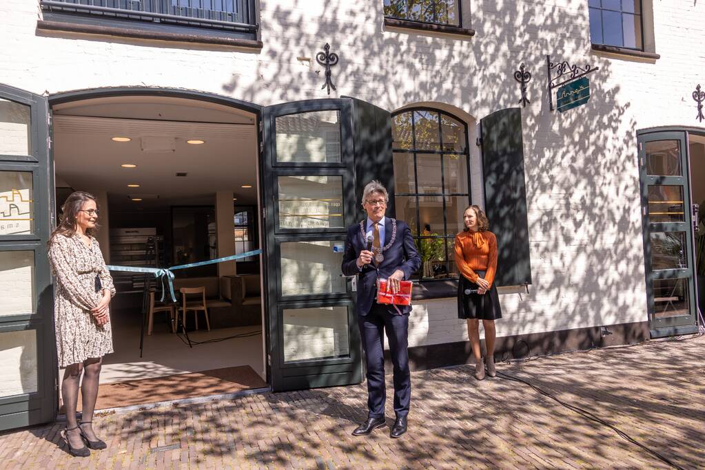 Anna's Smaakatelier van Heel Holland Bakt-winnares Anna Yilmaz officieel geopend