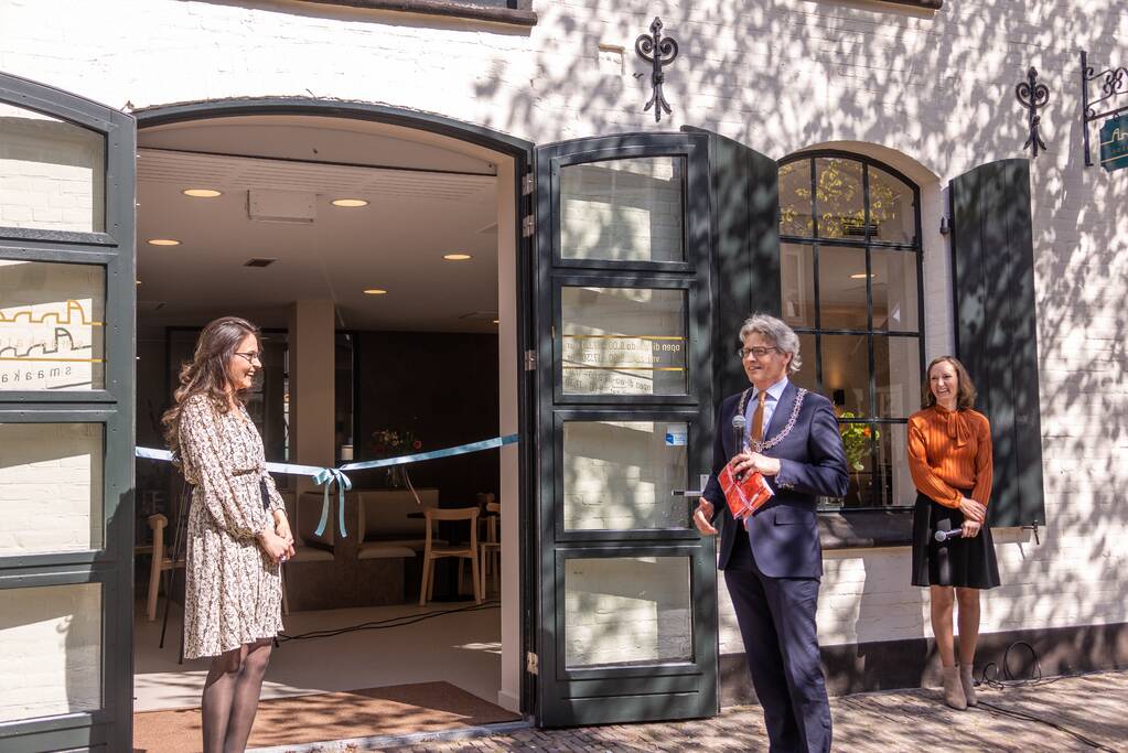 Anna's Smaakatelier van Heel Holland Bakt-winnares Anna Yilmaz officieel geopend