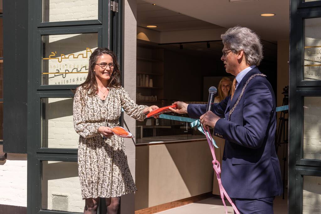 Anna's Smaakatelier van Heel Holland Bakt-winnares Anna Yilmaz officieel geopend