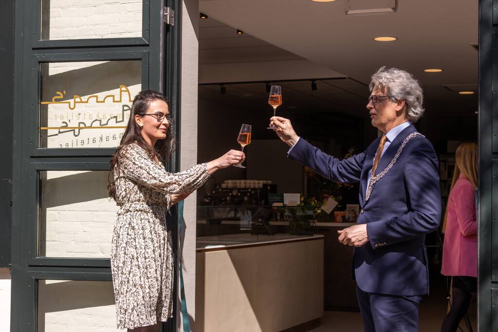 Anna's Smaakatelier van Heel Holland Bakt-winnares Anna Yilmaz officieel geopend