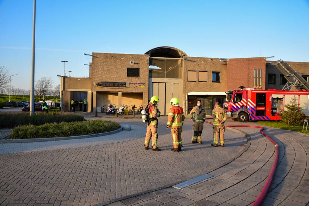 Jeugdgevangenis ontruimd door brand