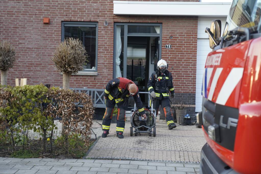 Brand in schoorsteen van woning