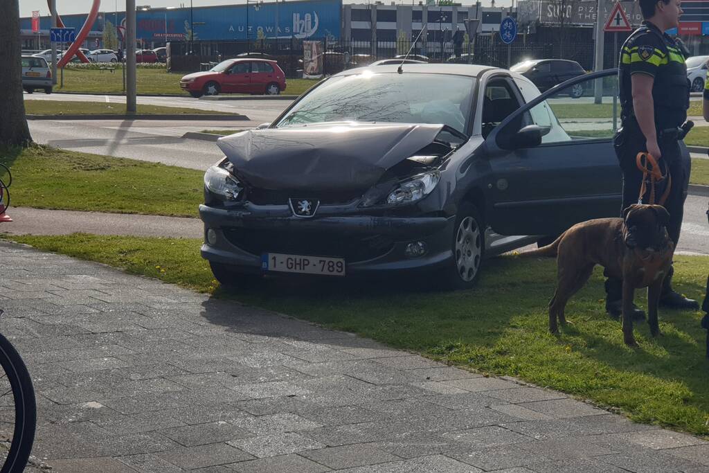 Kind nagekeken na kop-staart botsing