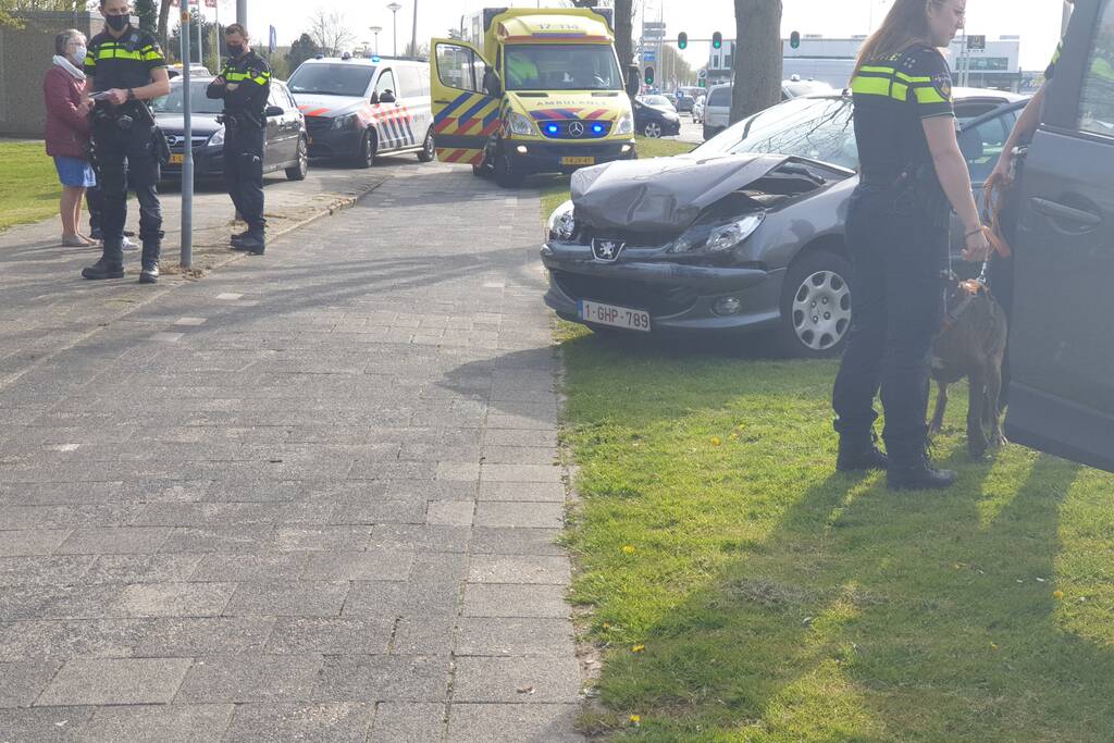 Kind nagekeken na kop-staart botsing
