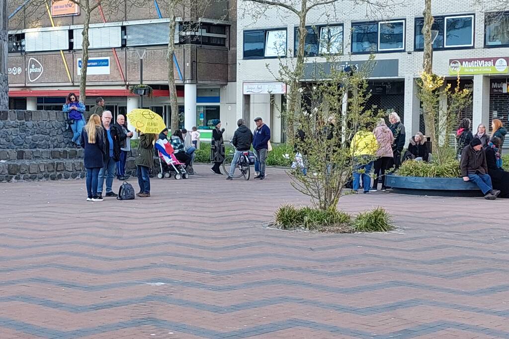 Demonstratie tegen coronamaatregelen op Stadhuisplein