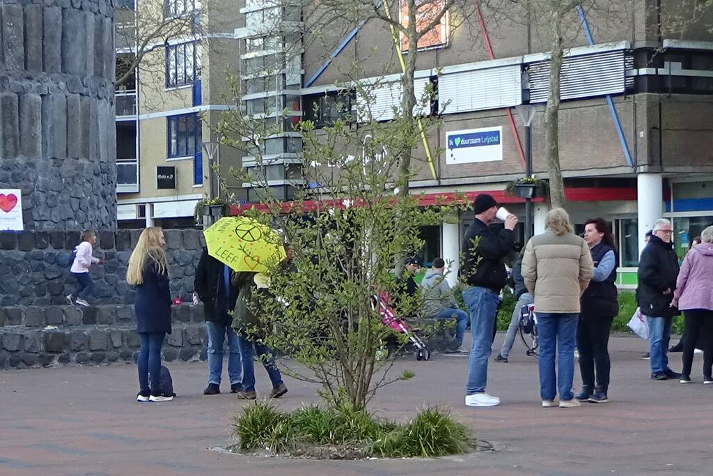 Demonstratie tegen coronamaatregelen op Stadhuisplein