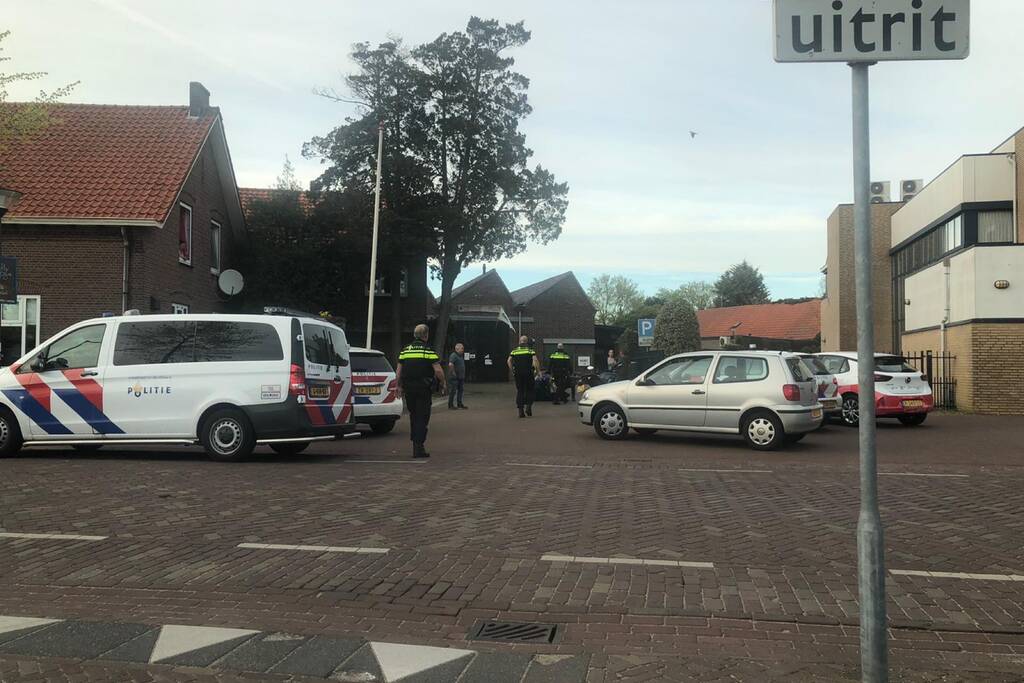 Persoon aangehouden na ingooien raam