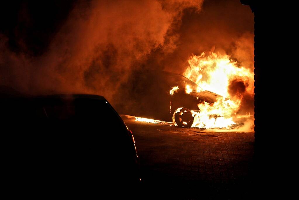 Gewonde bij brand in meerdere voertuigen