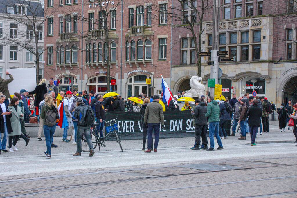 Museumplein gesloten, koffiedrinken verplaatst