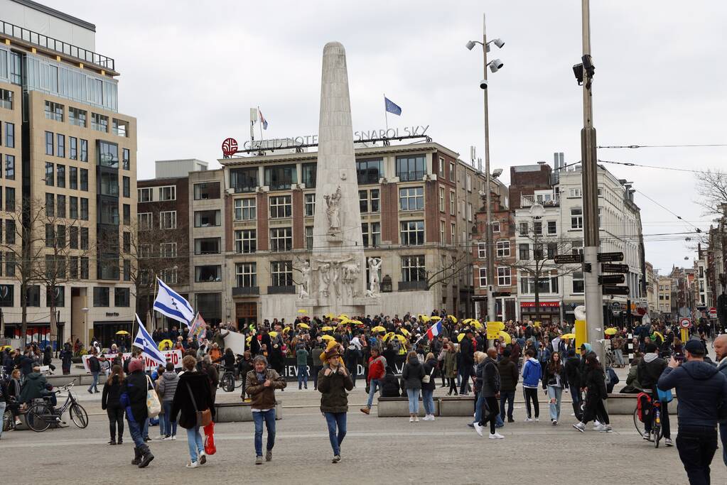 Museumplein gesloten, koffiedrinken verplaatst