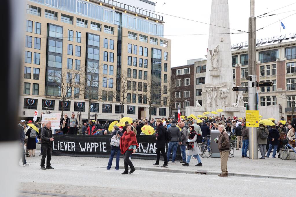 Museumplein gesloten, koffiedrinken verplaatst