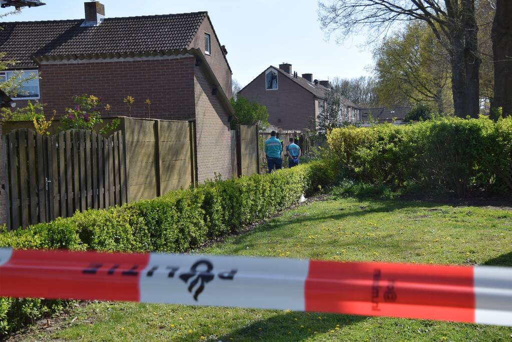 Grote inzet hulpdiensten bij man op dak