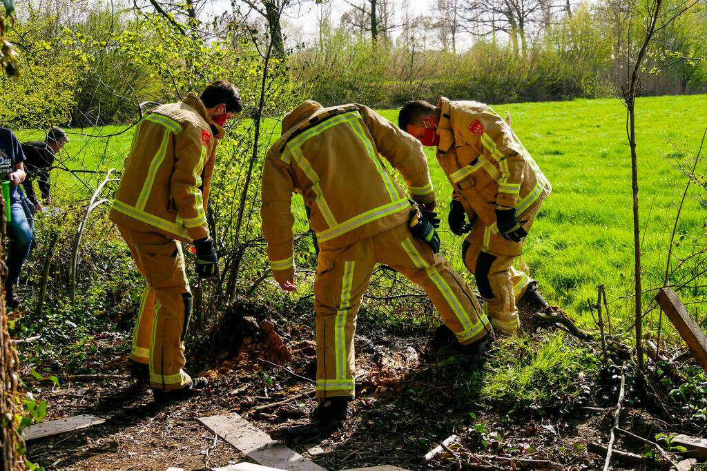 Jongeren veroorzaken brand en vluchten