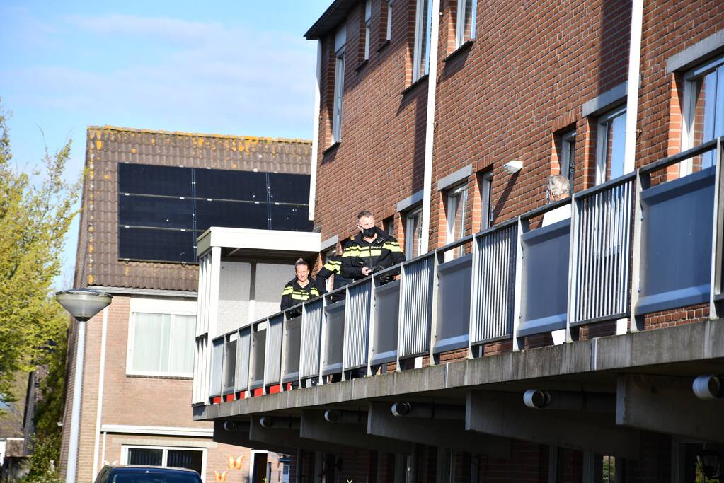 Politie massaal aanwezig in de wijk Schoener