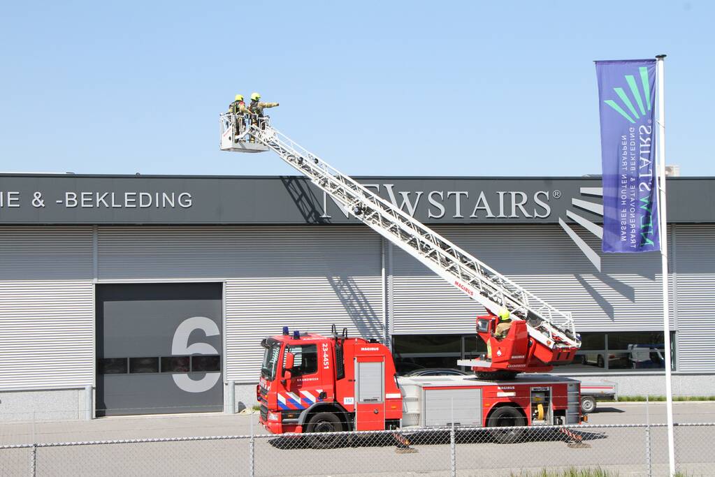 Onderzoek naar brand op dak van bedrijfspand
