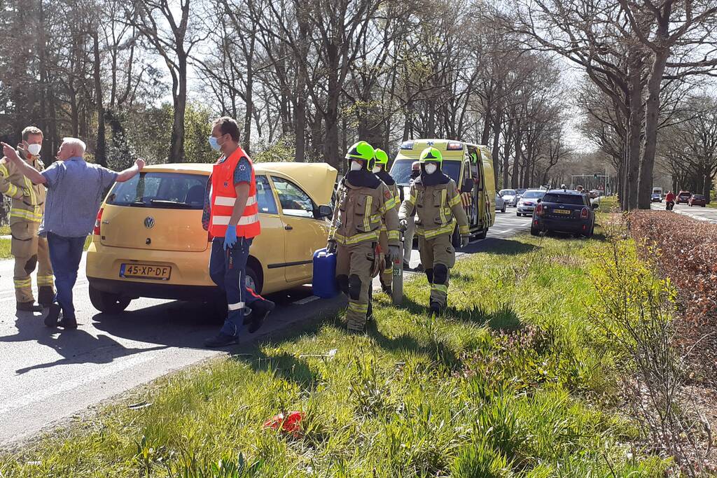 Meerdere auto's botsen bij verkeersongeval