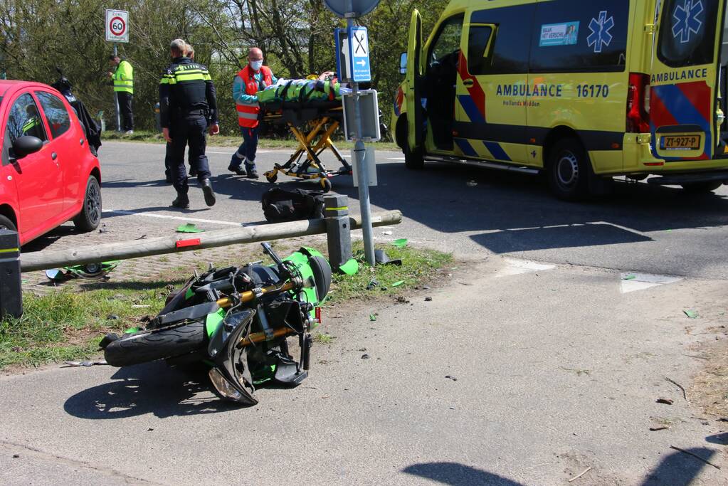 Motorrijder gewond na ongeval met personenauto