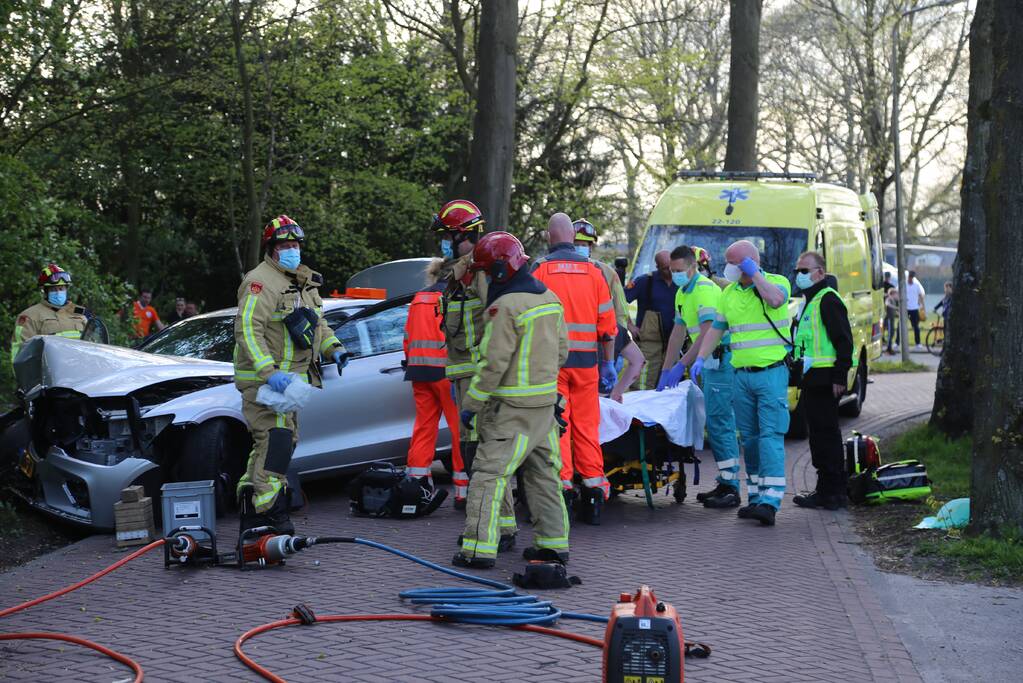 Twee gewonden bij ernstig ongeval