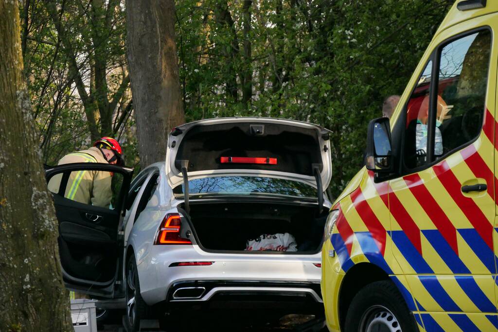 Twee gewonden bij ernstig ongeval