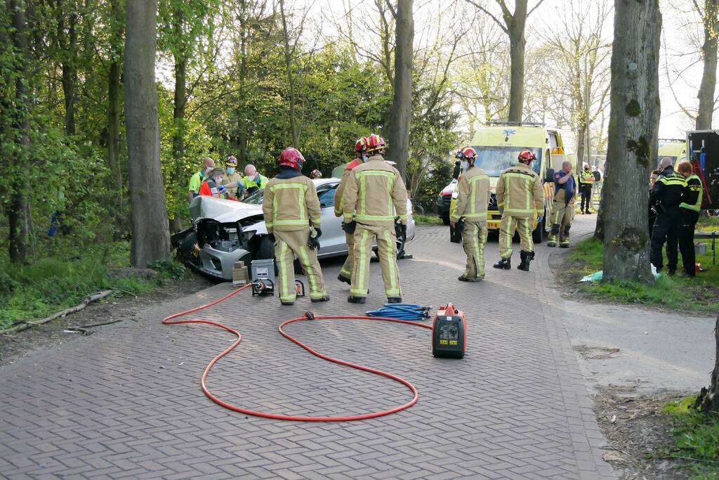 Twee gewonden bij ernstig ongeval