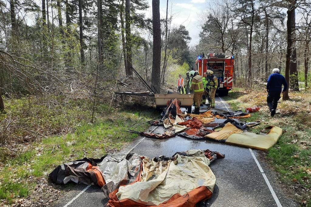 Vouwcaravan verwoest door brand