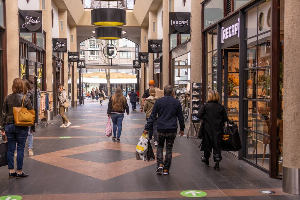 Versoepeling coronamaatregelen: winkels en terrassen open