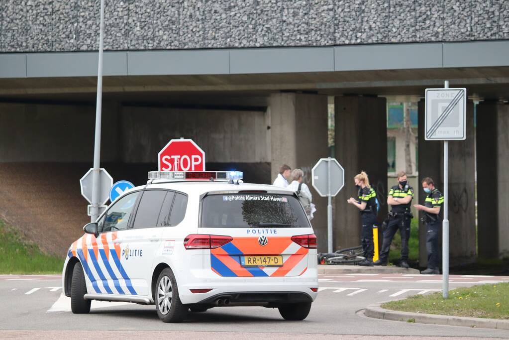 Automobilist ziet overstekende fietser over het hoofd