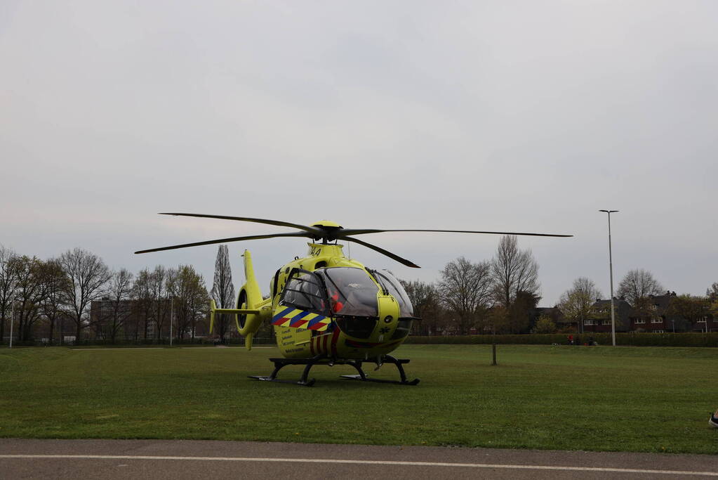 Traumahelikopter landt voor incident in woning