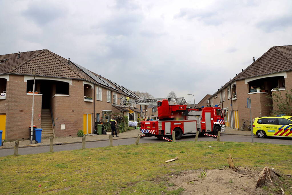 Traumahelikopter landt voor incident in woning