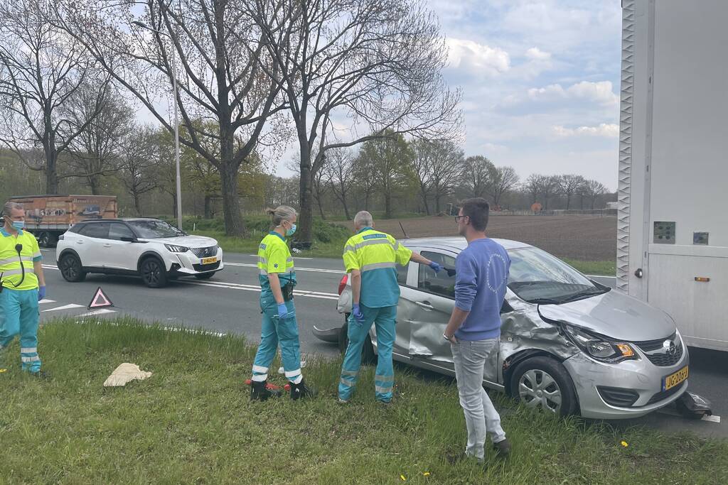 Veel schade bij ongeval Beek en Donk