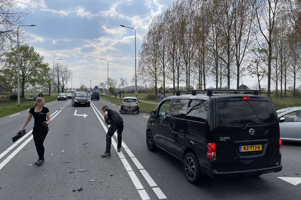 Veel schade bij ongeval Beek en Donk
