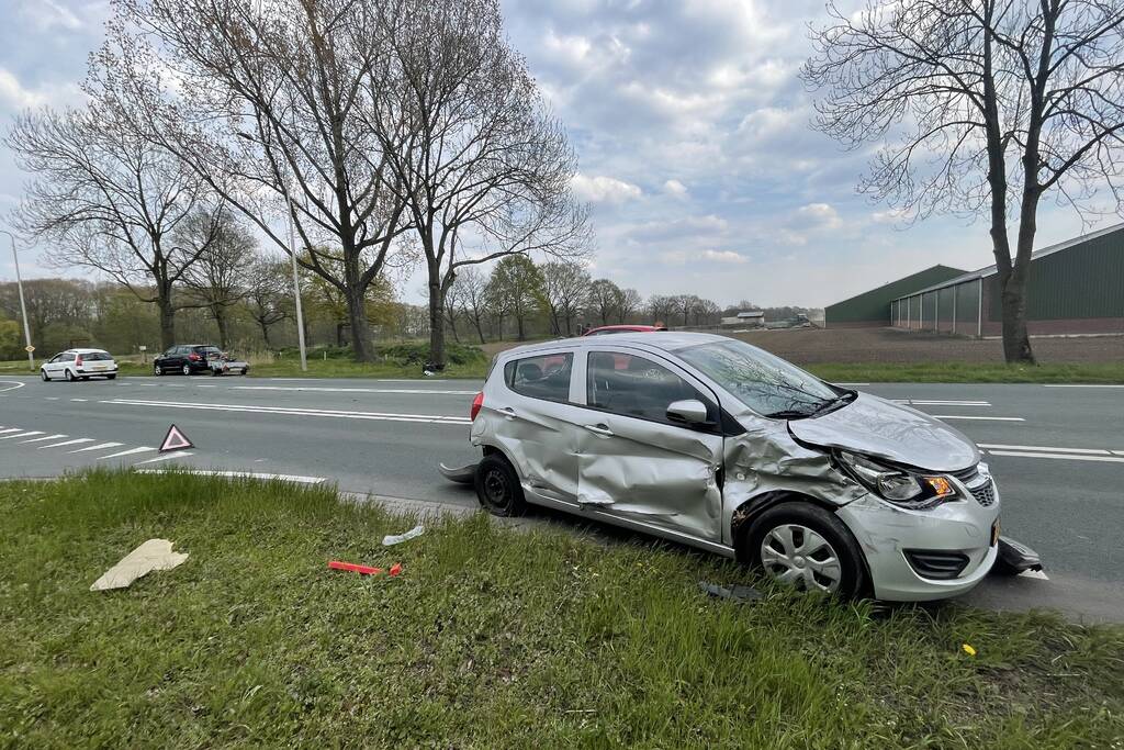 Veel schade bij ongeval Beek en Donk