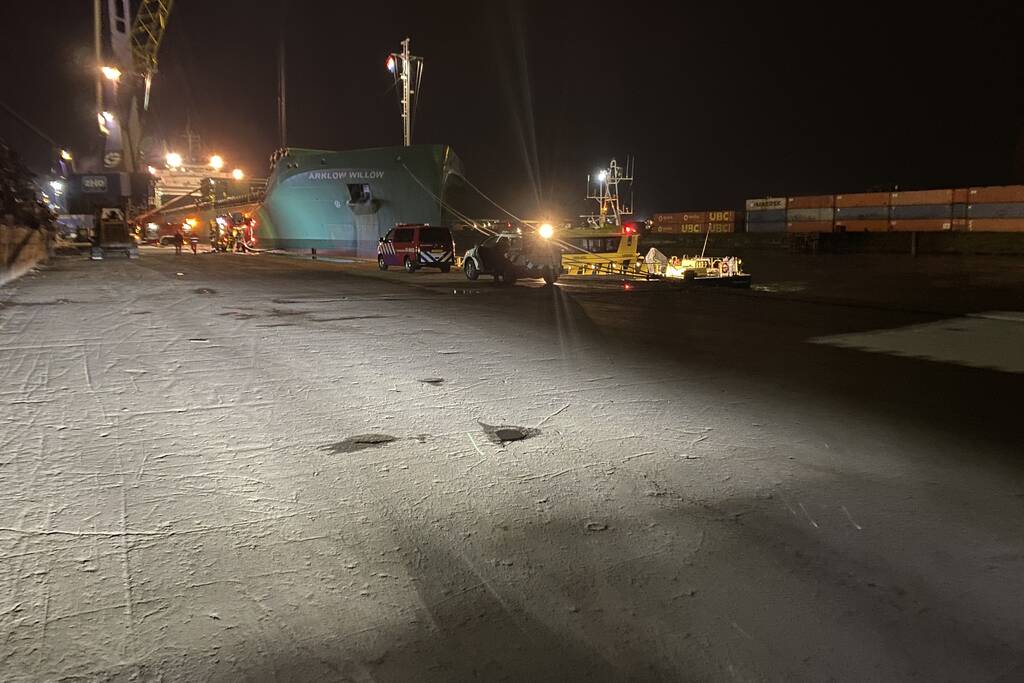 Schroot vat vlam in ruim van schip