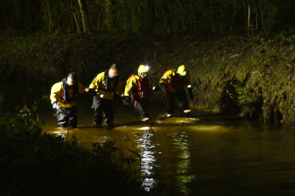 Zoekactie naar mogelijk persoon te water