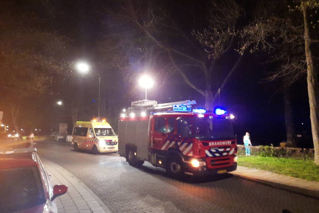 Zoekactie naar mogelijk persoon te water