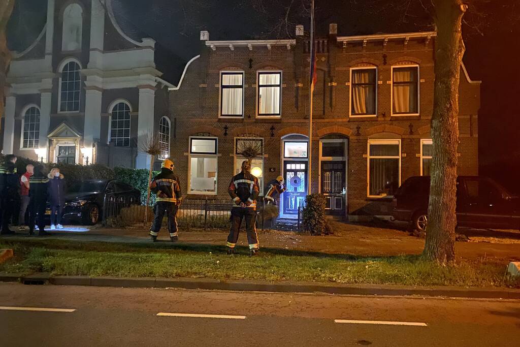 Onderzoek naar explosie bij voordeur