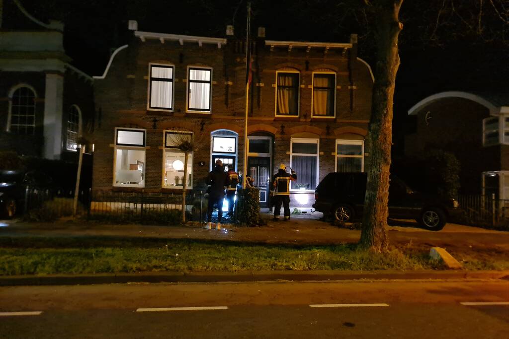 Onderzoek naar explosie bij voordeur